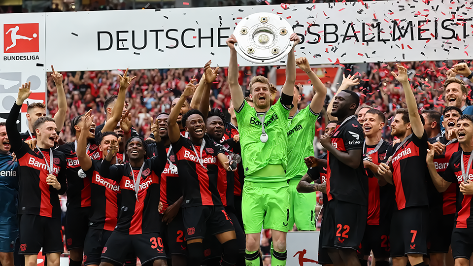 Bayer Leverkusen Đoạt Chức Vô Địch Bundesliga