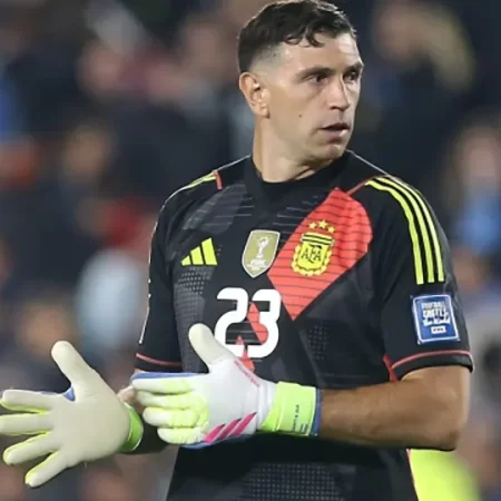 Man Utd chiêu mộ Emi Martinez: Điểm đến hợp lý cho thủ môn Argentina