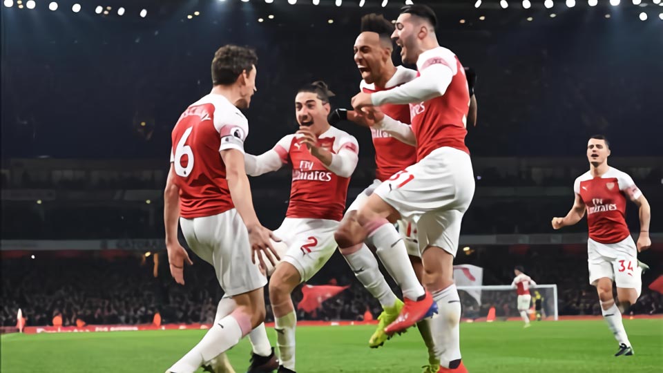 Arsenal Dẫn đầu Ngoại