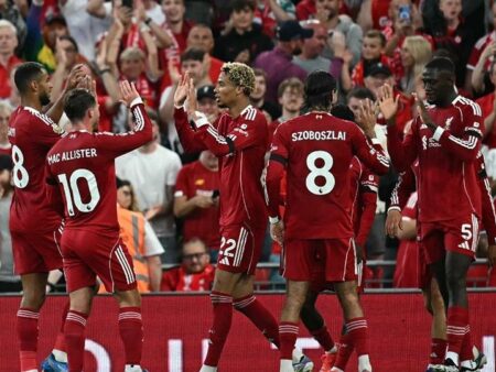 Liverpool không nên chơi dao kiểu mạo hiểm như thế này!