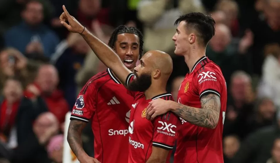 Man United thắng Brighton