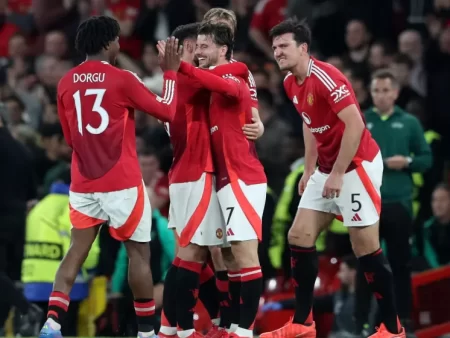 Man Utd hồi sinh mạnh mẽ: Chiến thắng lịch sử tại Anfield