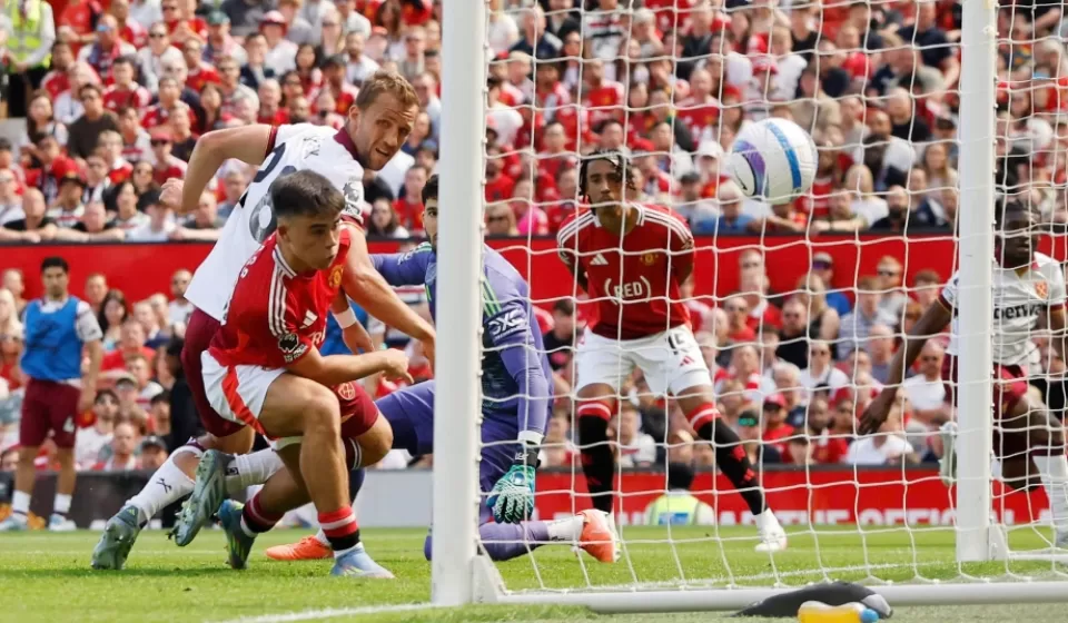 Man Utd trùng tu tuyến giữa