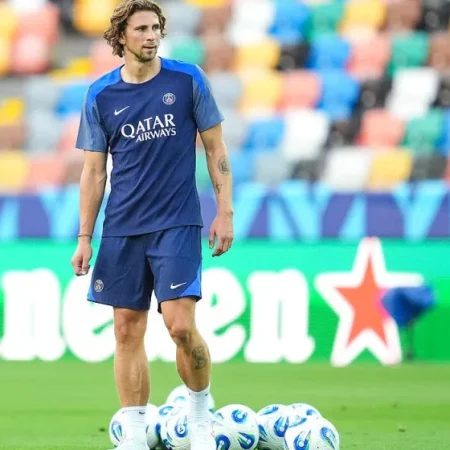 Safonov và Zabarnyi PSG lần đầu cùng đá ở Champions League