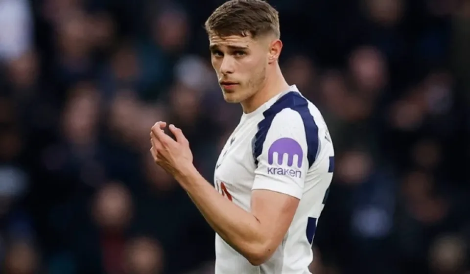 trung vệ 100 triệu bảng Premier League