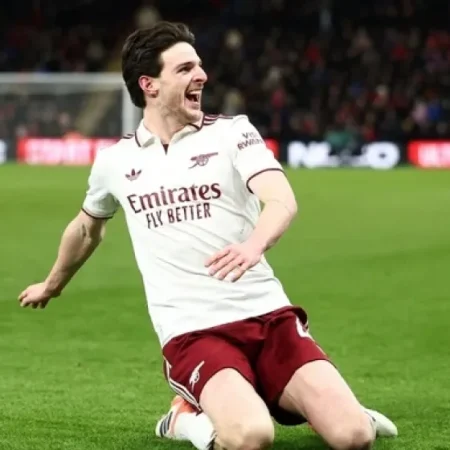 Arsenal cân bằng hướng tới ngôi vương Premier League 2026