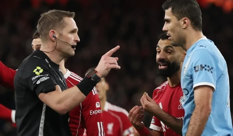 VAR Liverpool Man City Ngoại hạng Anh