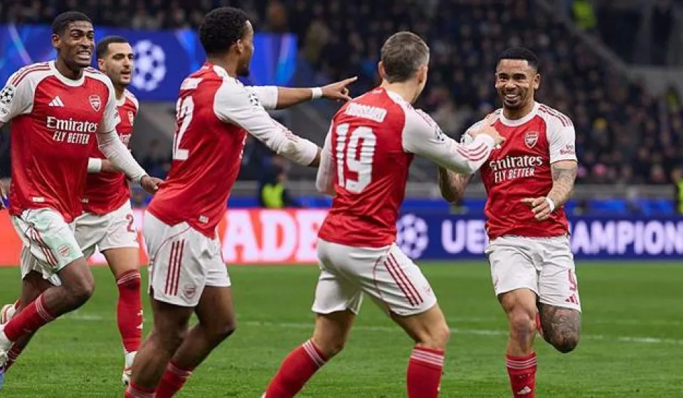 Arsenal 79% vào tứ kết