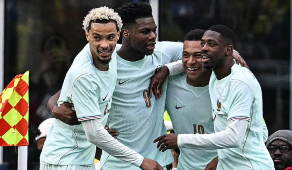 Mbappe tỏa sáng Brazil hỗn loạn