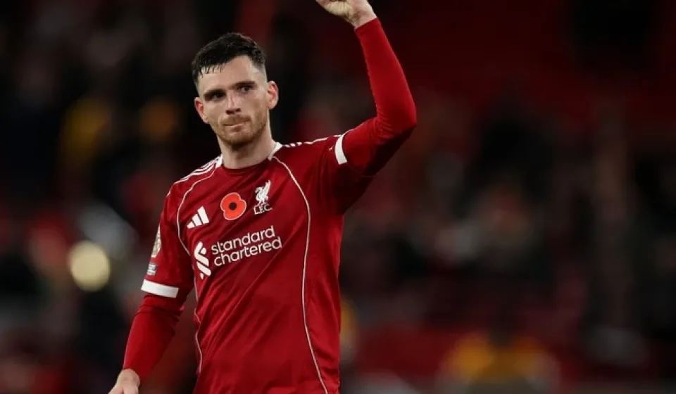 Andy Robertson huyền thoại Liverpool