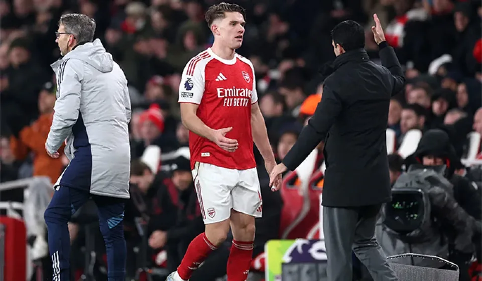 Arteta suýt thành công Arsenal