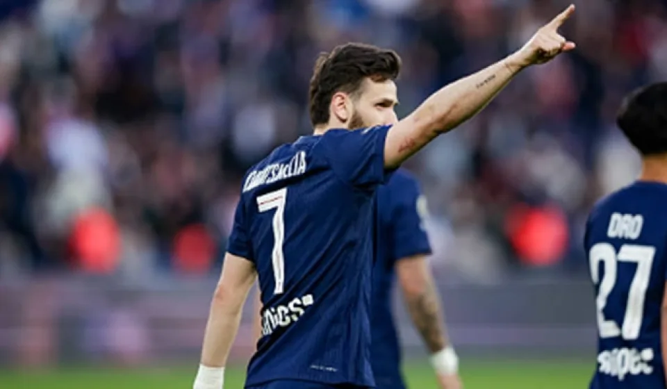 PSG tiến sát ngôi vương