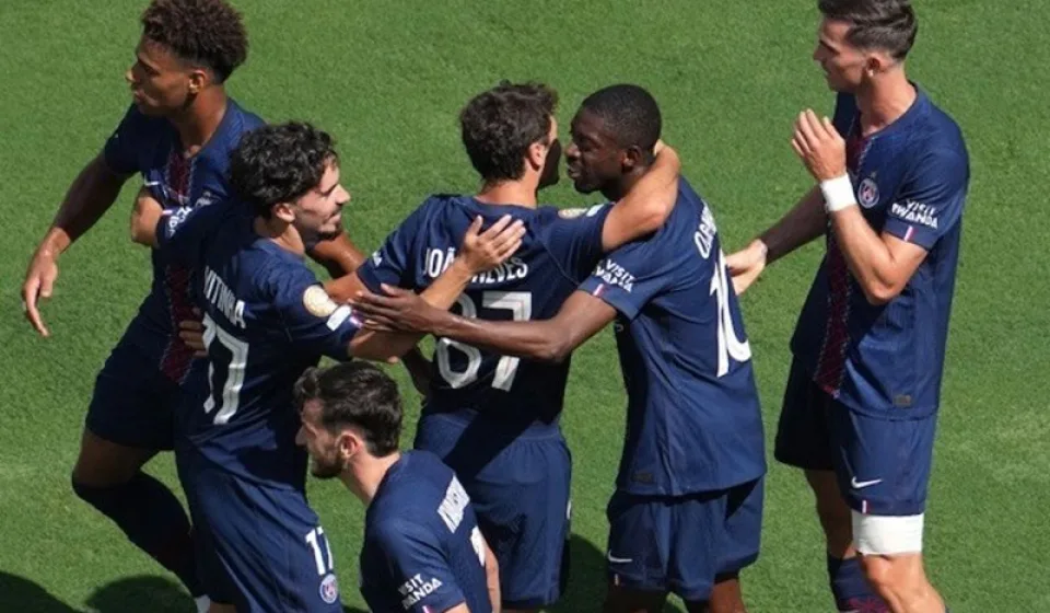 PSG tiến sát ngôi vương