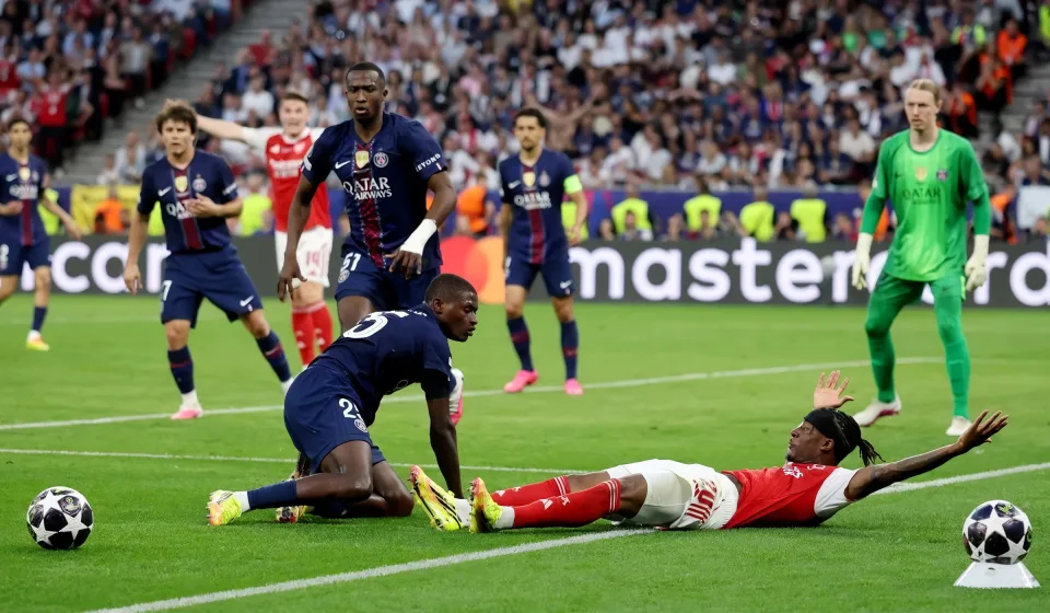 Arteta khóa chặt PSG