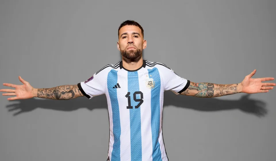 Otamendi chia tay Argentina