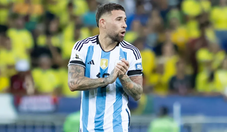 Otamendi chia tay Argentina