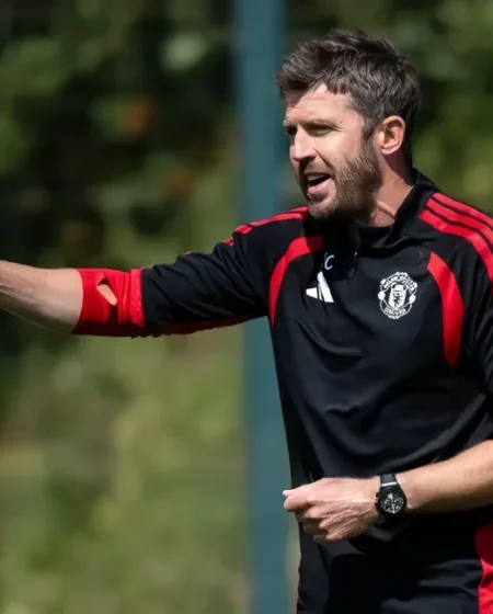 3 Món Quà Sinh Nhật INEOS Cần Trao Cho Michael Carrick Để Đưa MU Trở Lại Đỉnh Cao